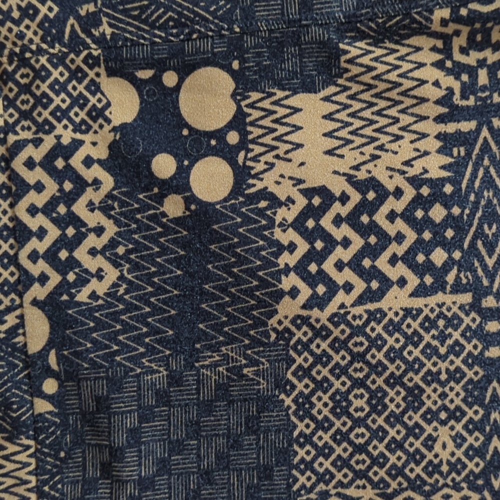 LuLaRoe Tall & Curvy Chevron Zig Zag Leggings - Picture 6 of 10